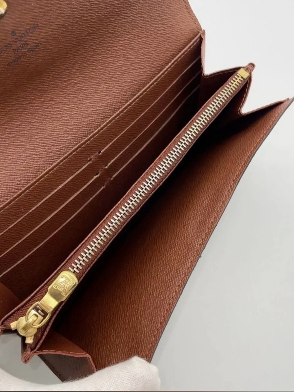 Auth Louis Vuitton Monogram
Portefeuille Sarah Long Wallet - Picture 8 of 12